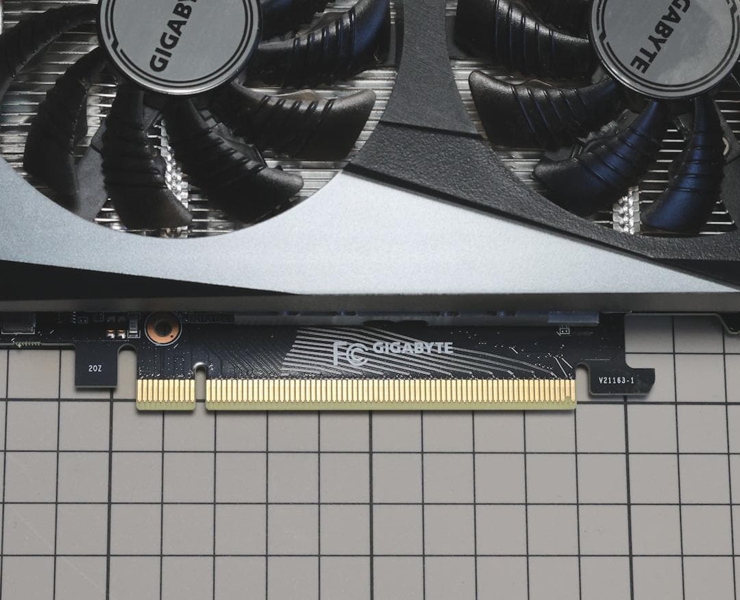 グラフィックボード・グラボ・ビデオカード GIGABYTE GeForce RTX3050 8GB