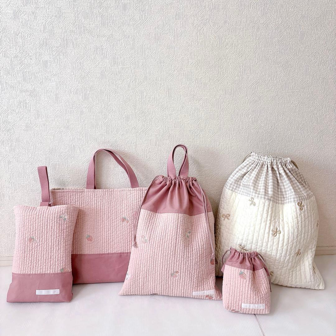 レッスンバッグ 上履き入れ　体操服袋✖️2 コップ袋　ヌビ　いちご刺繍