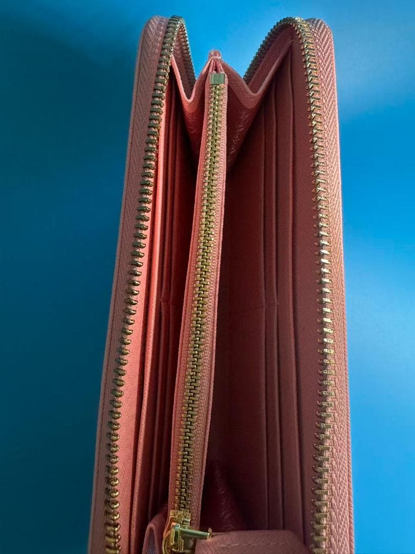 Prada ピンク ロング財布