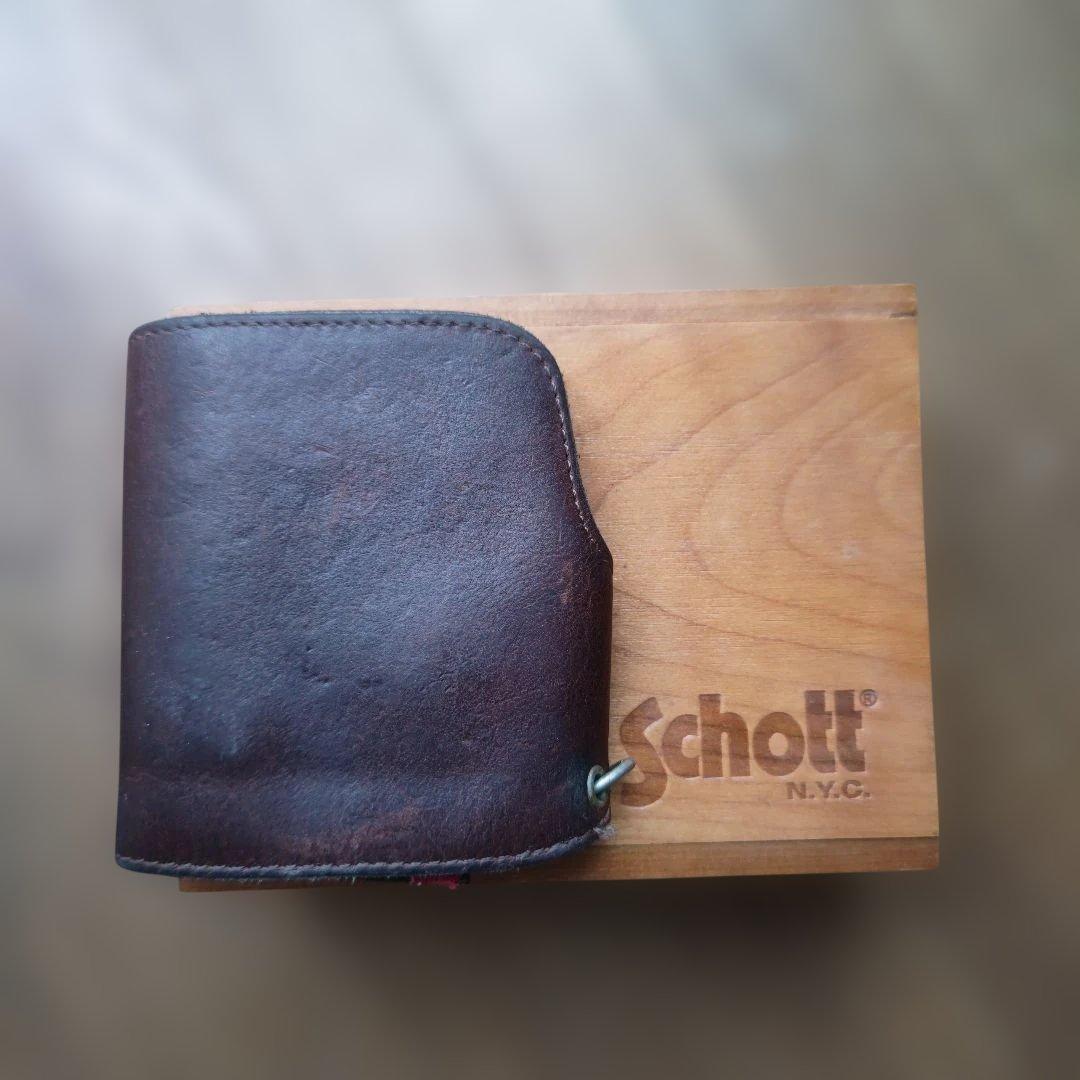 〈Schott〉ウォレットチェーン付き、 二つ折り財布 ダークブラウン