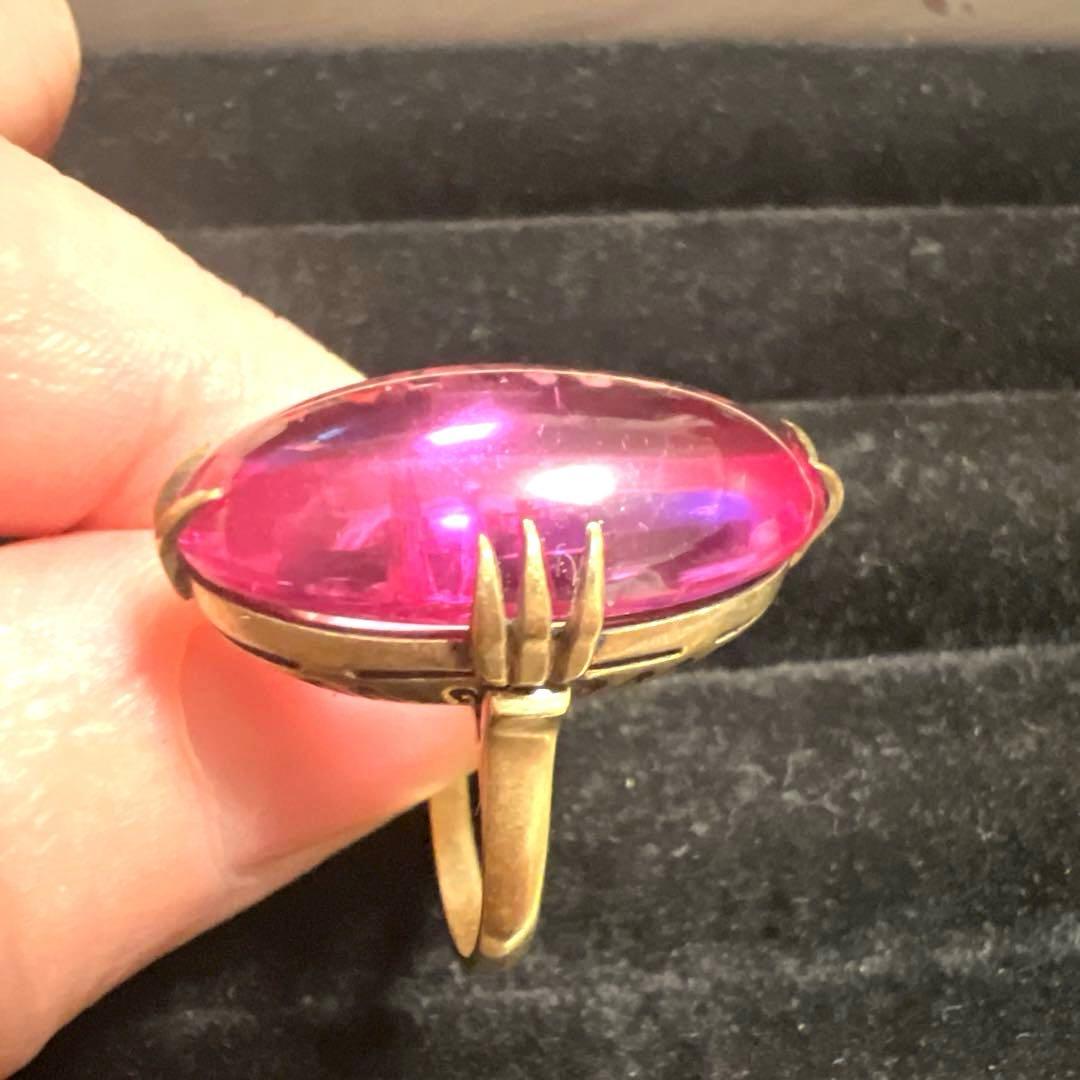 超特大ピンクサファイアのヴィンテージゴールドリング