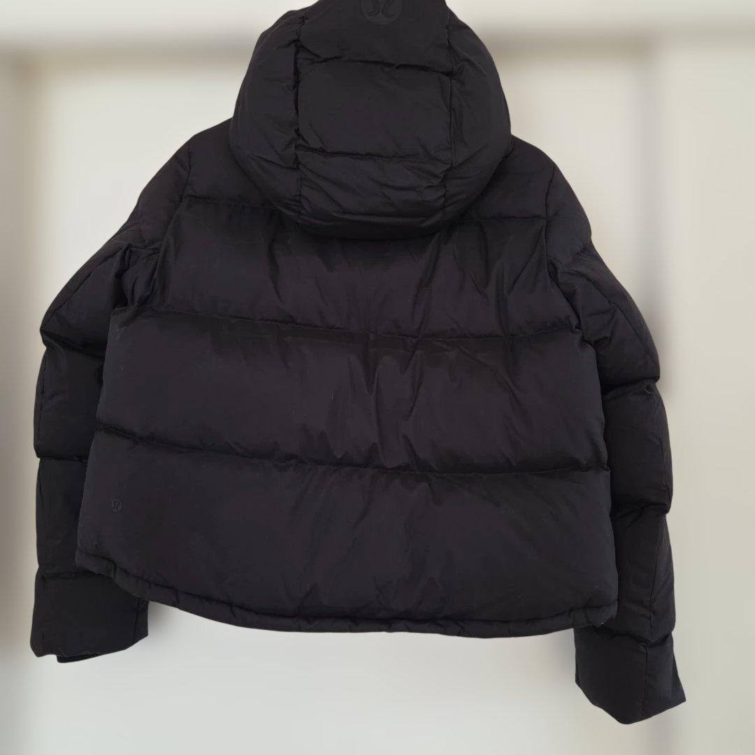 新品未使用　LULULEMON 　ダウンジャケット 6　ブラック