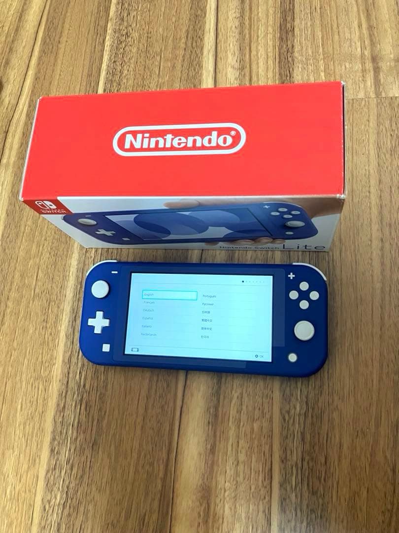 カ*ズ様 Nintendo Switch Lite ブルー