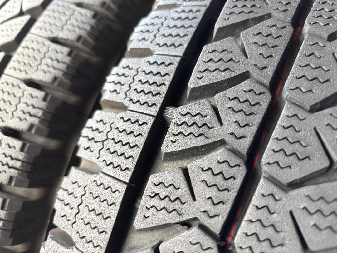 S-659【バリ山】ブリヂストン！215/70R15 107/105L LT！