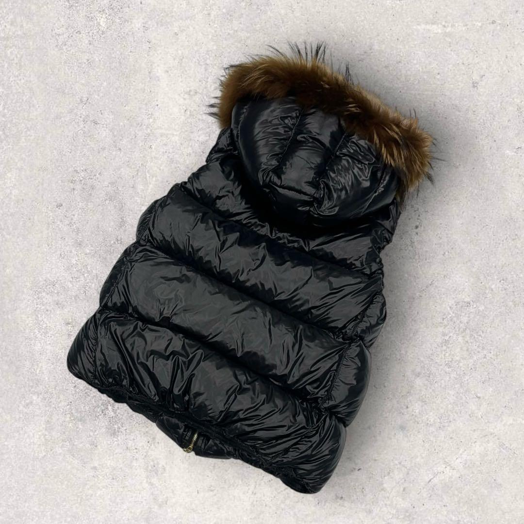 11941【美品・希少3サイズ】TATRAS ファー付きダウンベスト　シャイニー