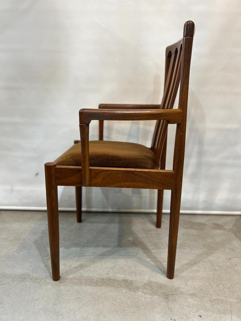 【EUR Vintage】Meredew　メレデュー　スラットバックアームチェア