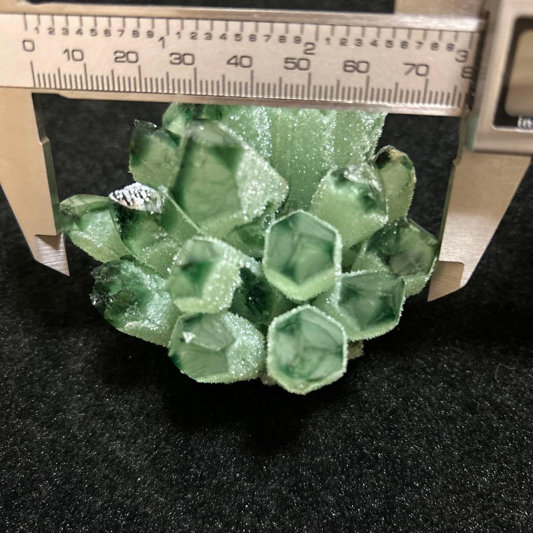 天然緑水晶 クリスタル　パワーストーン　　置物