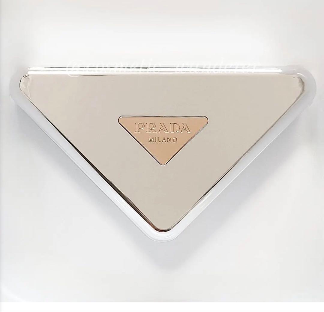 PRADAビューティークラッチ2025 トライアングルメタルケース 中身は無し
