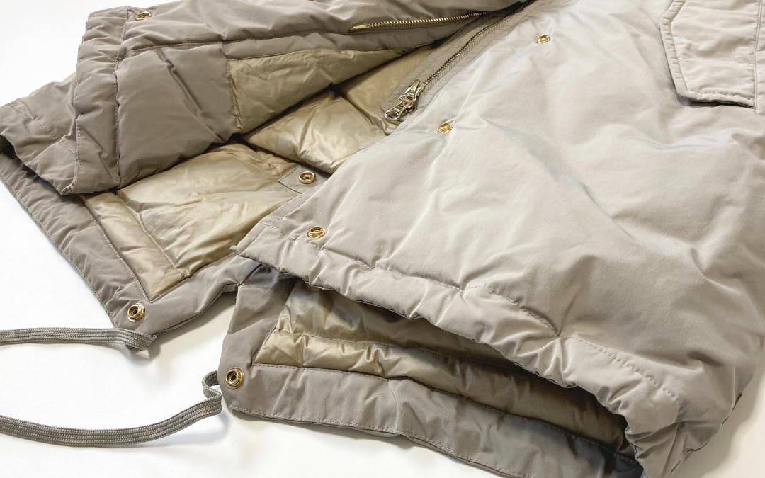 美品WOOLRICHウールリッチ美シルエットファーフード付きダウンジャケット♪