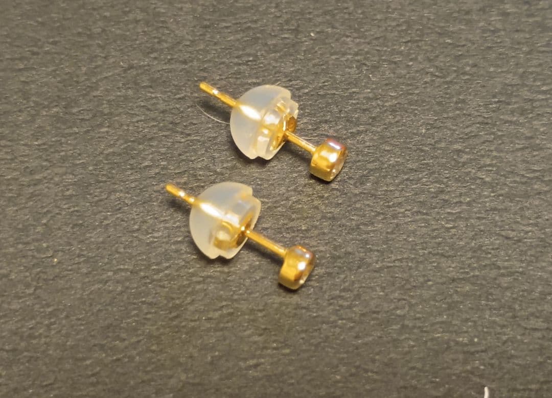 ダイヤモンド ピアス K18 0.12カラット(片耳0.06カラット)