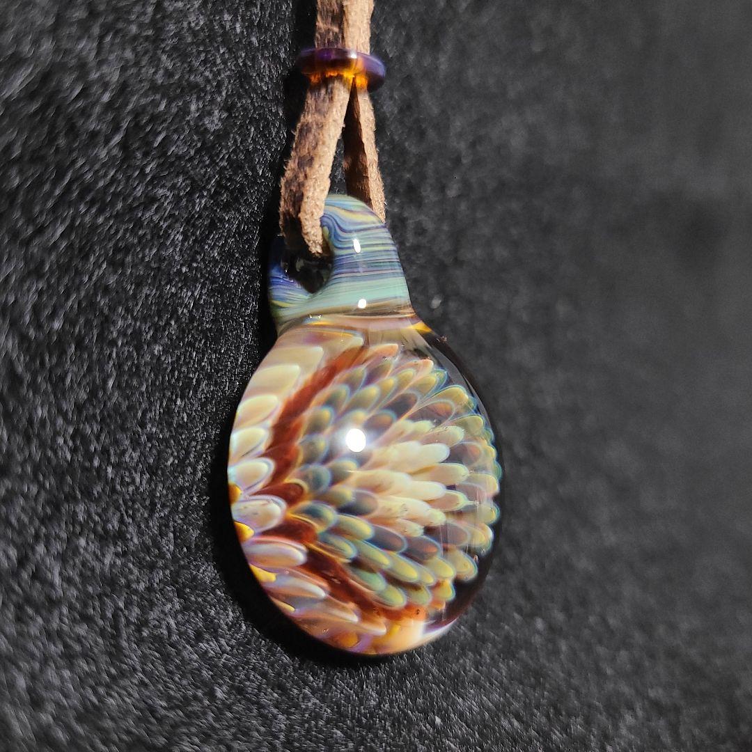 【玉響glass】ドライフラワー花模様ペンダント ポリシリケイトガラス 一品物