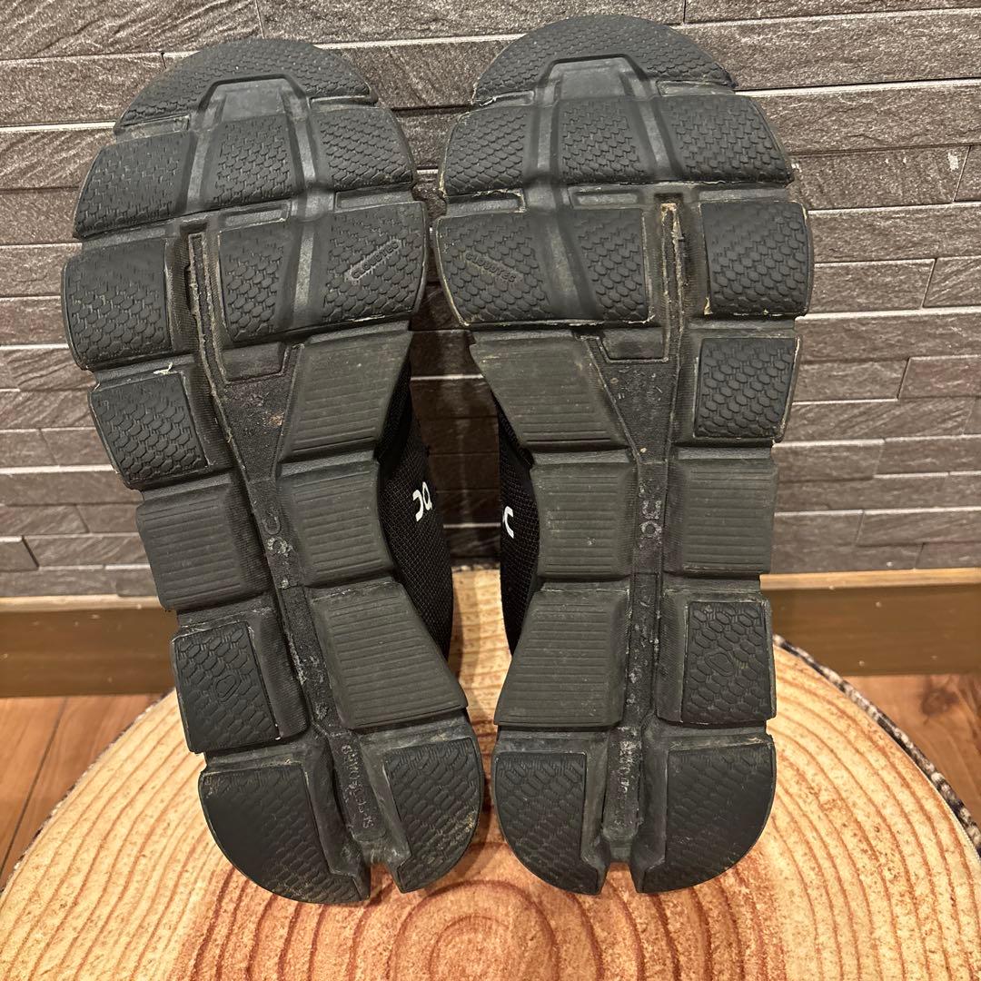 ONスニーカー　クラウドフライヤーウォータープルーフ　ブラック　27cm