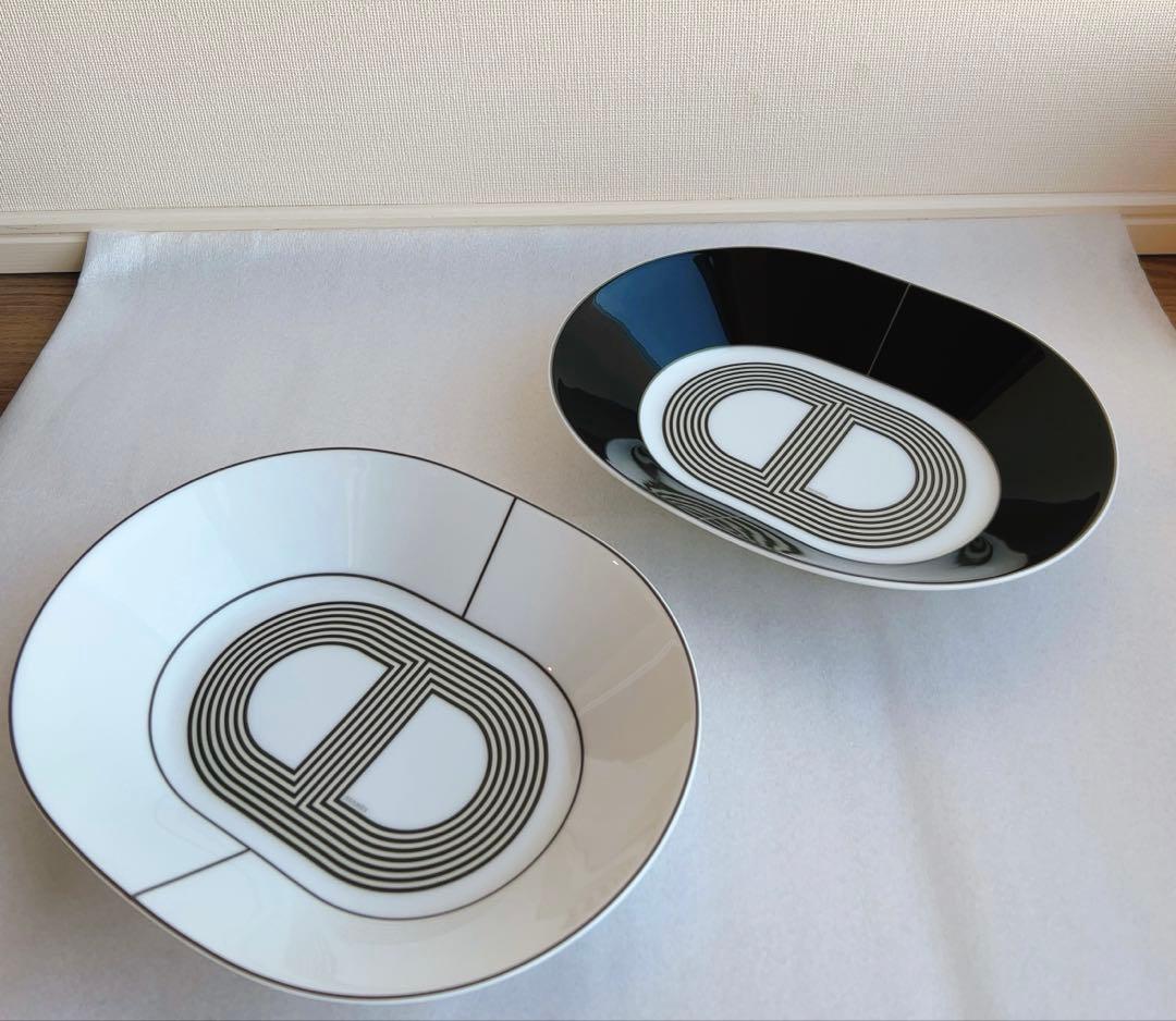 HERMES ラリー24 オーバルプレート　ホワイト/ ブラック