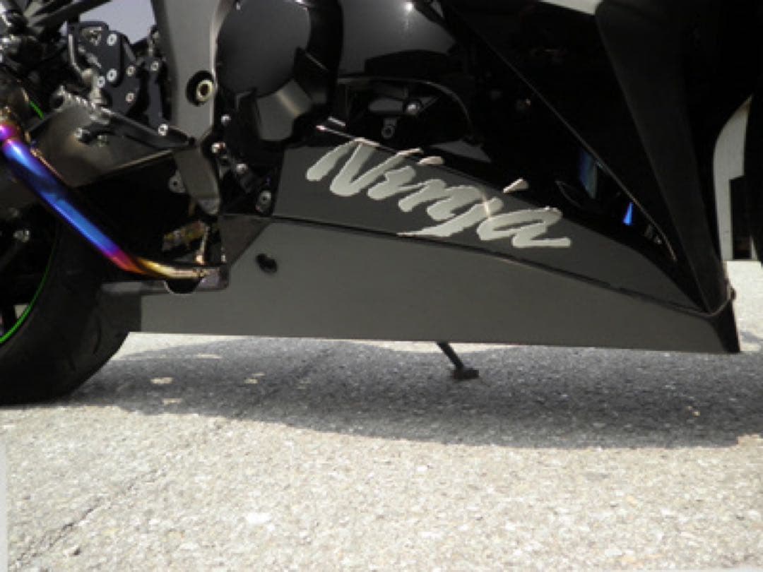 才谷屋　Ninja1000 アンダーカウル　白ゲル
