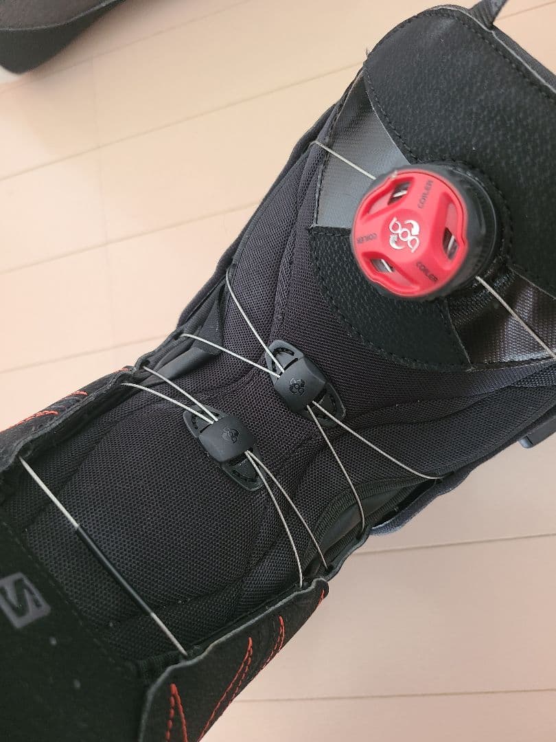 ほぼ新品　SALOMON スノーボードブーツ 27.5センチ