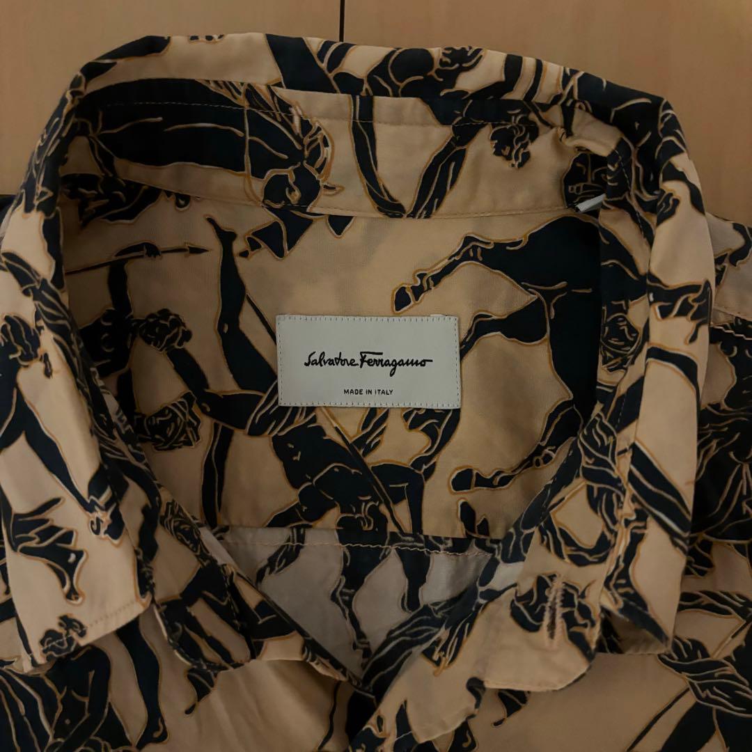【極美品】フェラガモ 総柄シャツ サーモンピンク