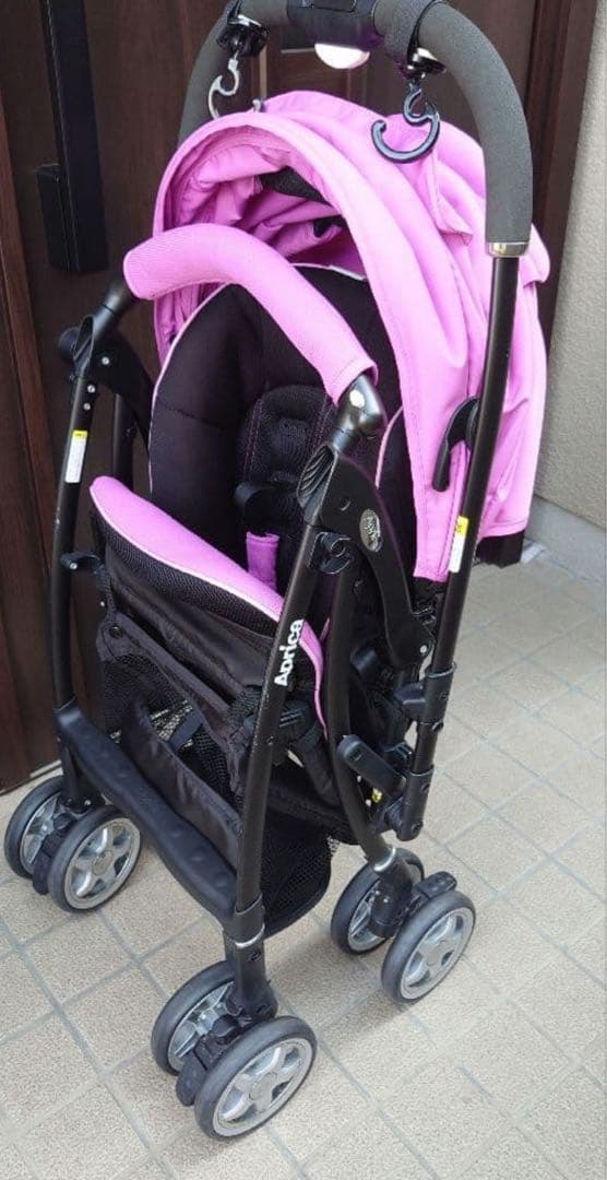 ピンクの軽量ベビーカー専用