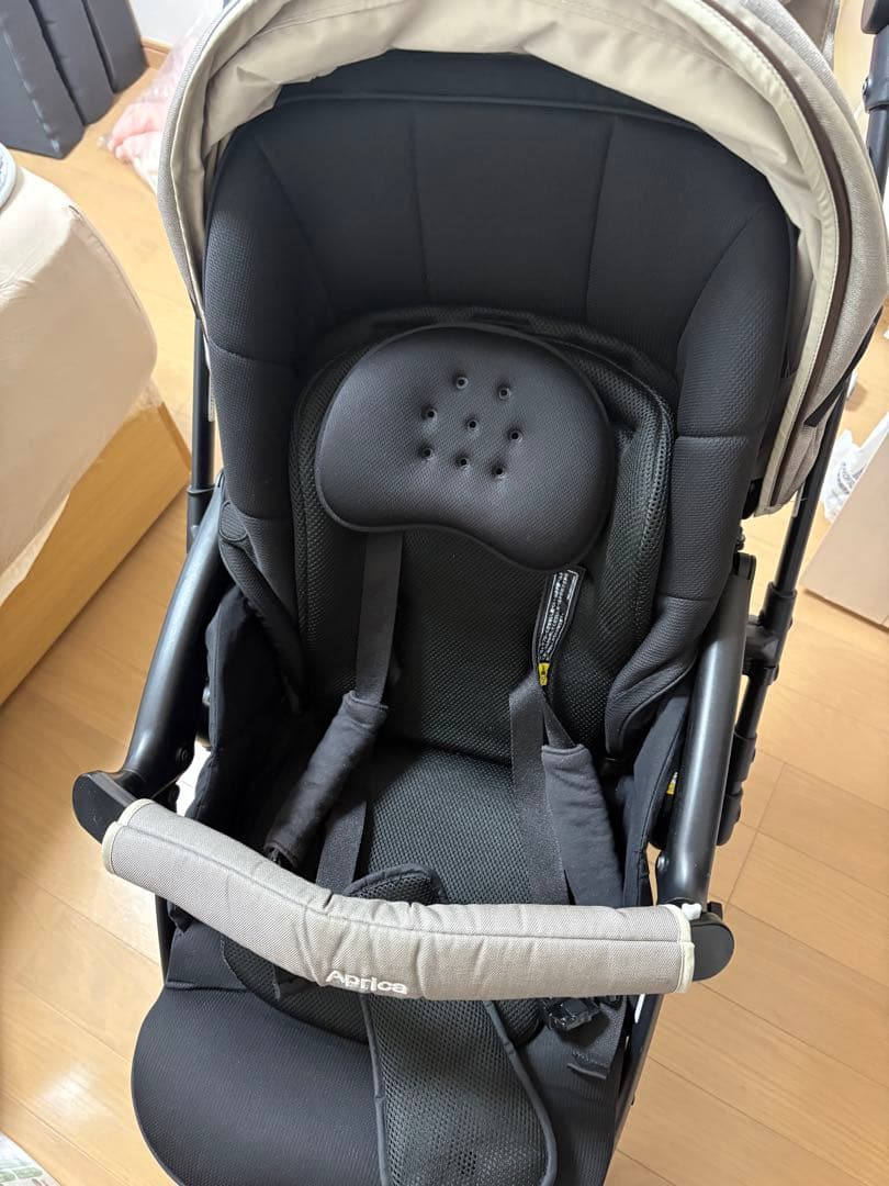 Aprica 折りたたみベビーカー グレー　レインカバー付き