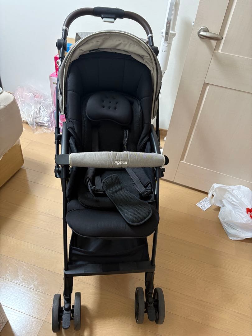 Aprica 折りたたみベビーカー グレー　レインカバー付き