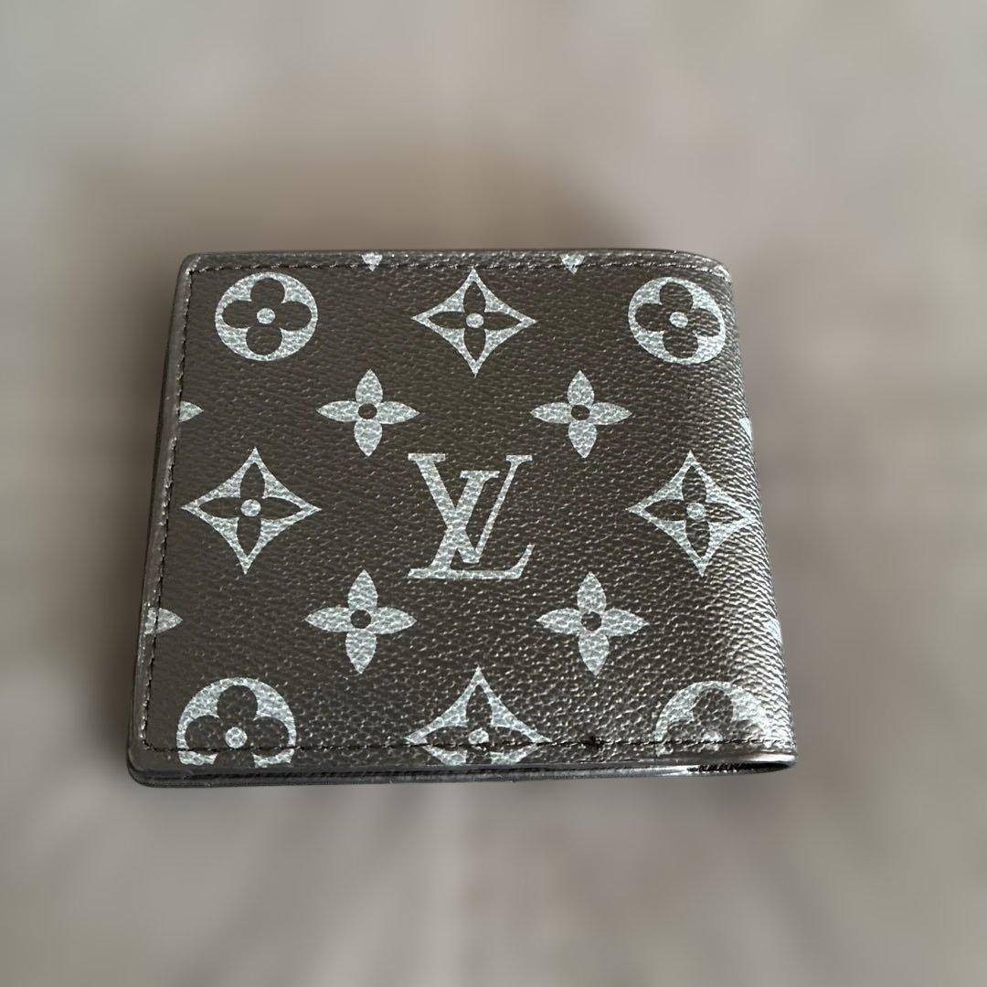 Louis Vuitton 二つ折り財布 グレー モノグラム