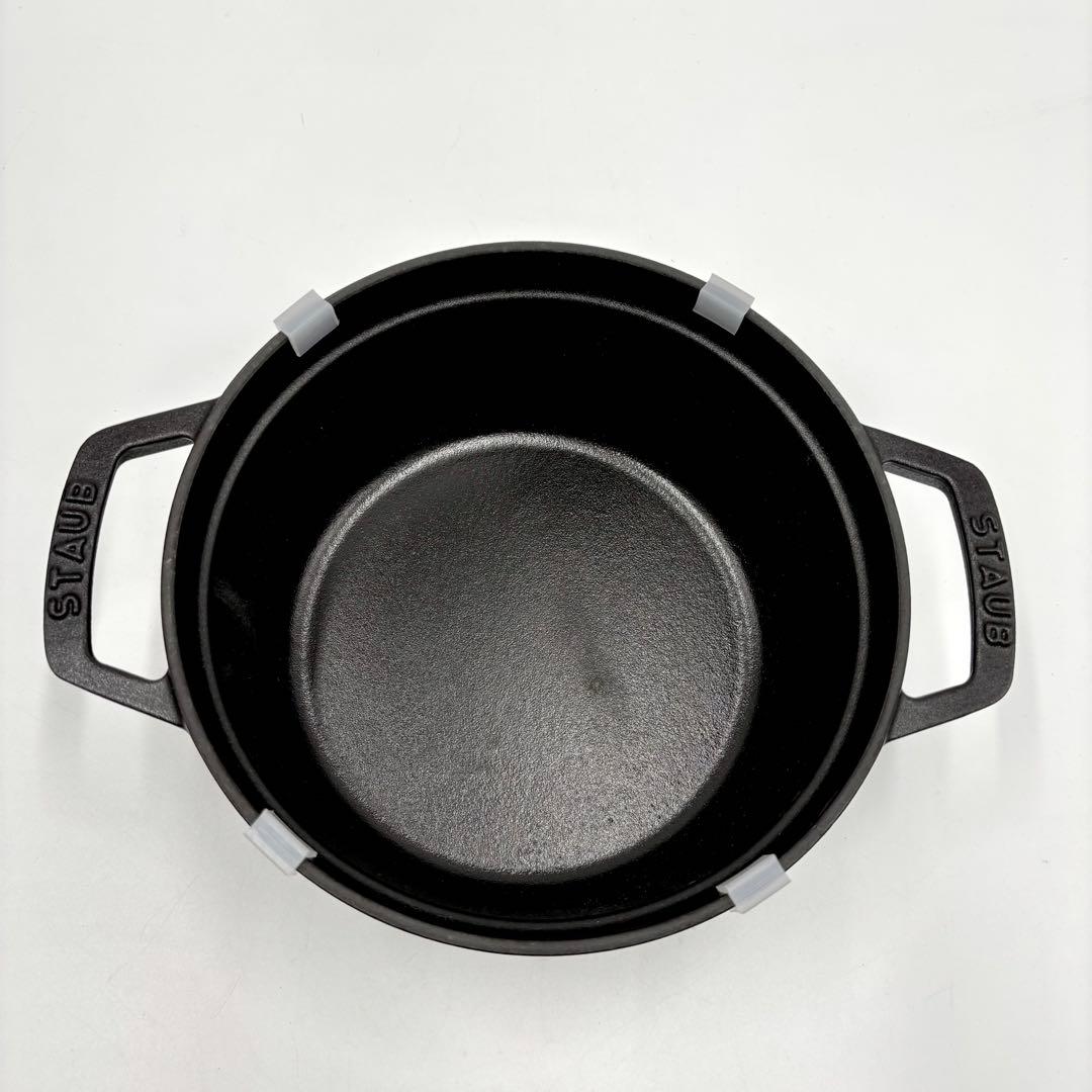 【未使用品】 staub ストウブ 両手鍋 ココットラウンド 20cm ブラック