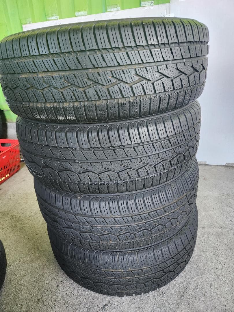送料込☆2023年製TOYOトーヨー タイヤ215/60R17 日本製☆4本