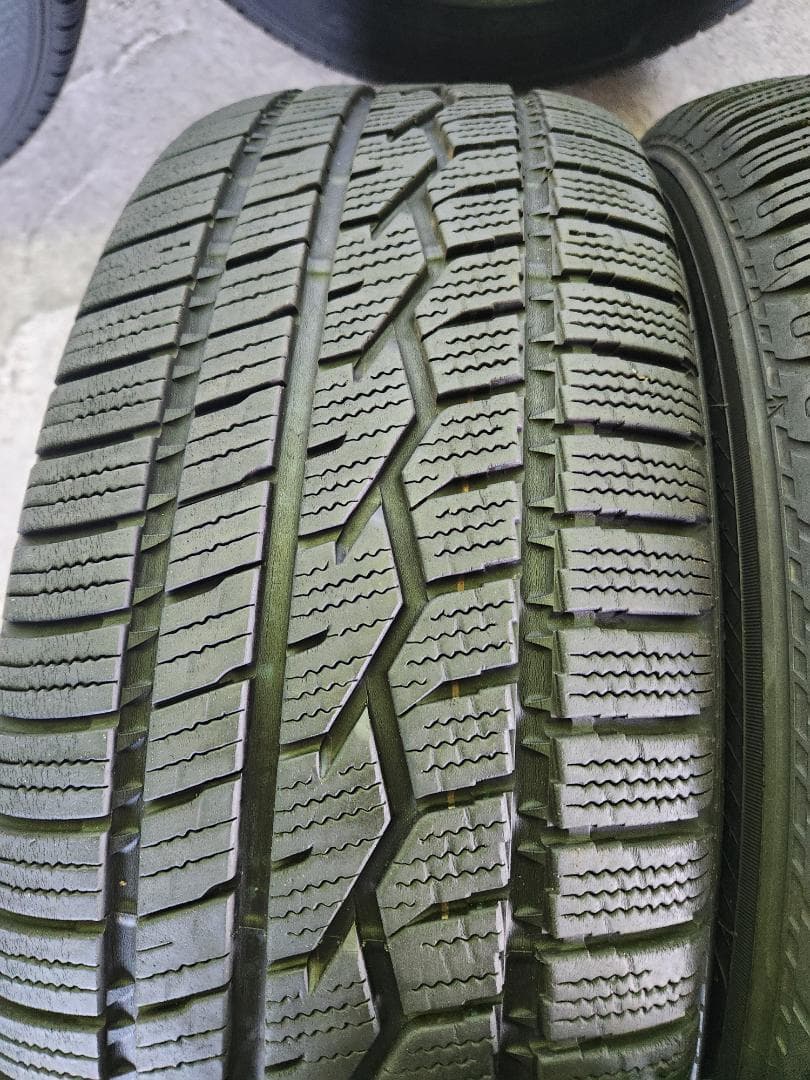 送料込☆2023年製TOYOトーヨー タイヤ215/60R17 日本製☆4本