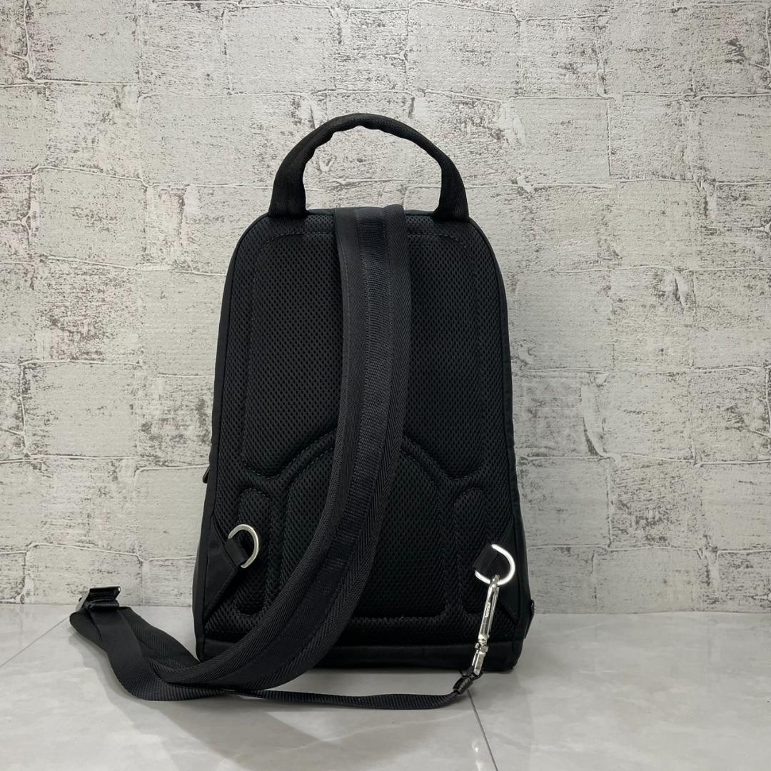 PRADA ボディバッグ プラダ ショルダーバッグ 2VZ013 黒 現行 美品