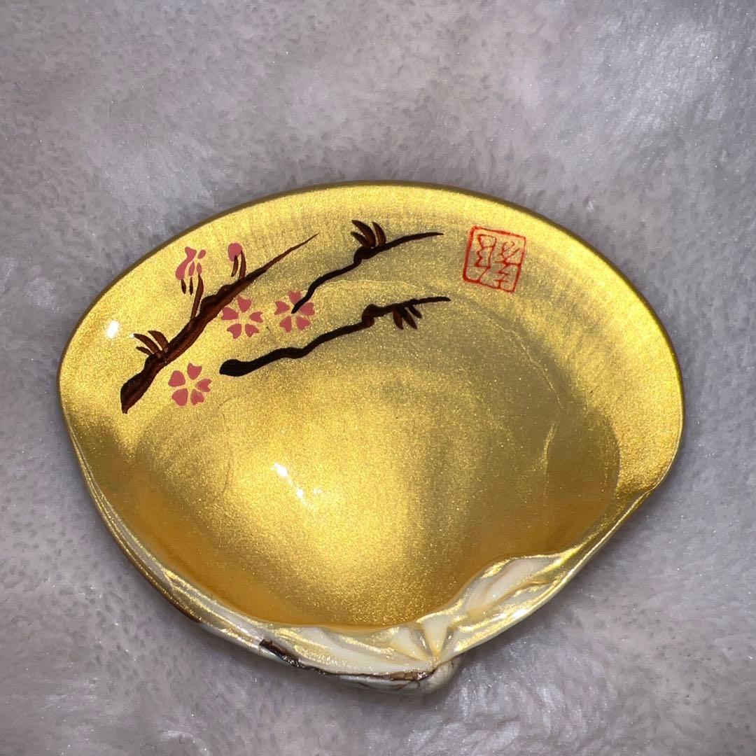 金色の陶器製蛤小皿