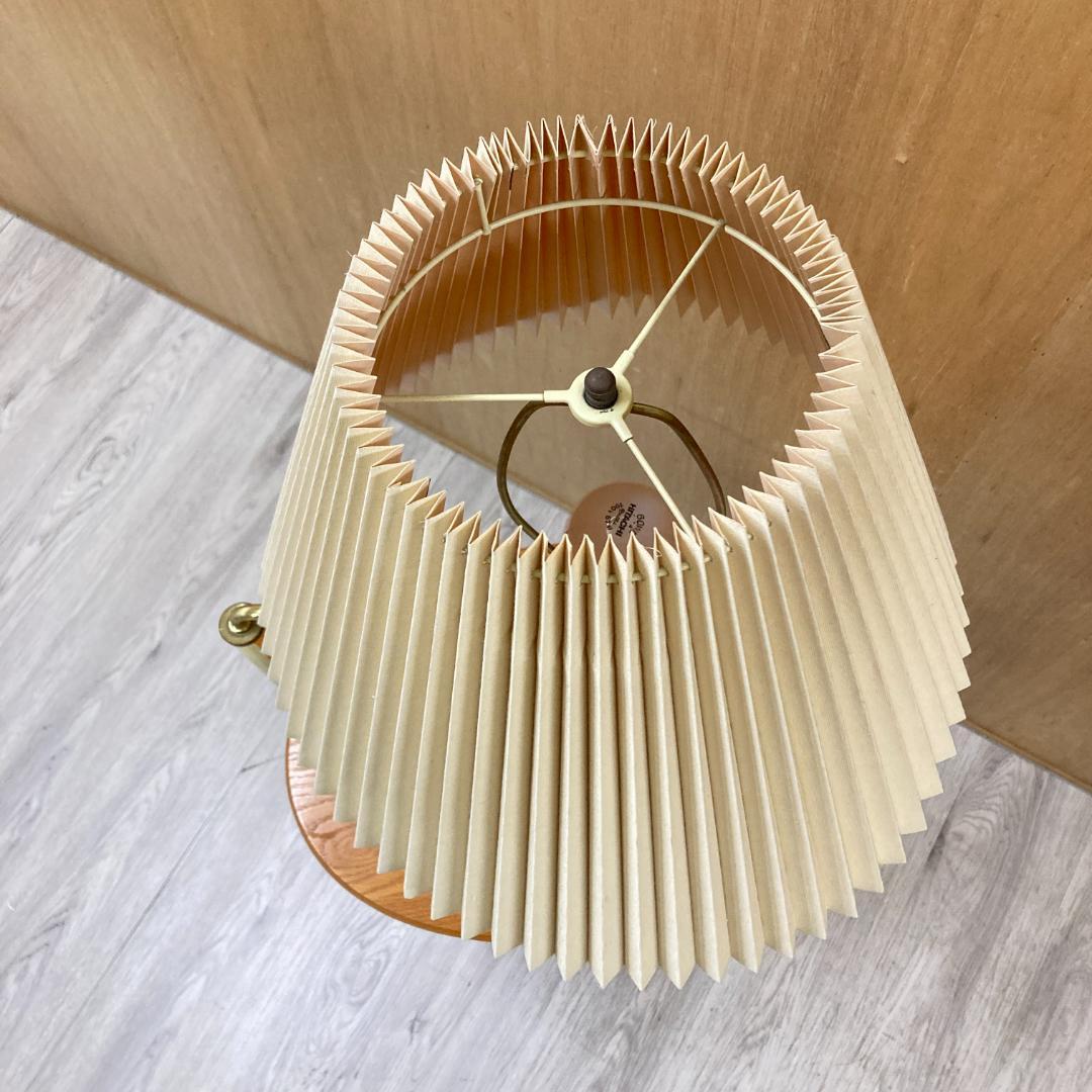 木製フロアスタンド　ベッドサイドフロアランプ　テーブル付ライト　間接照明レトロ