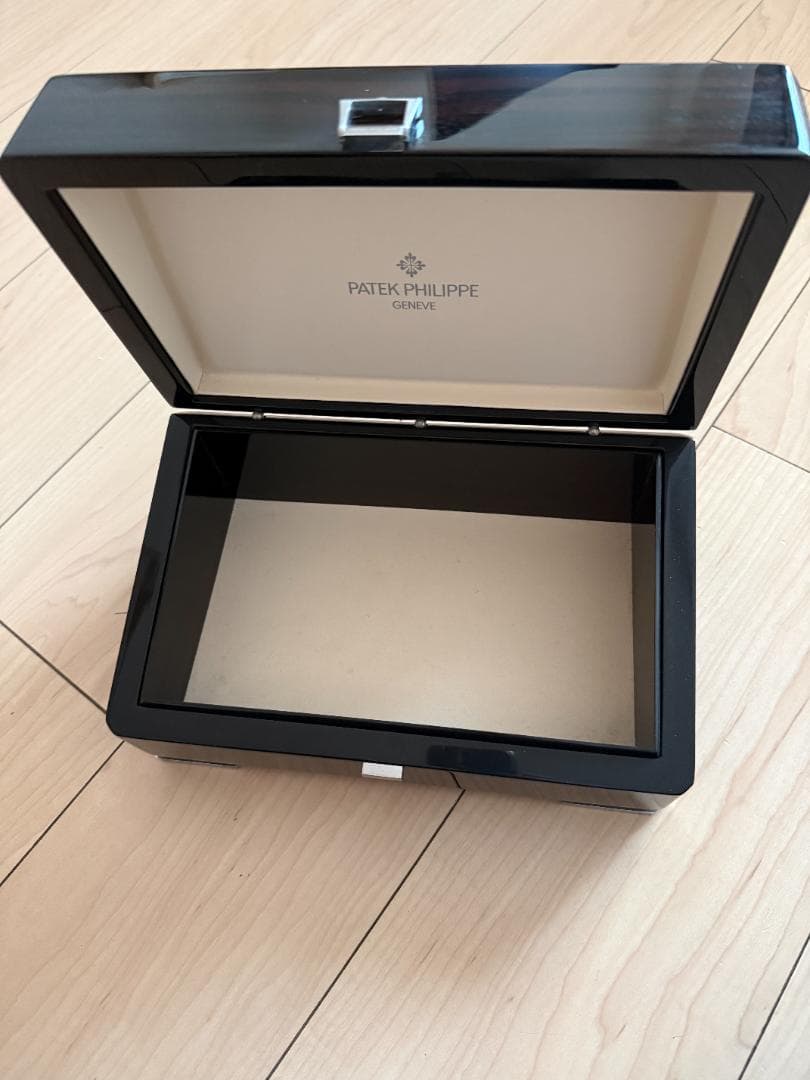 パテックフィリップ (Patek Philippe)　木製ボックス