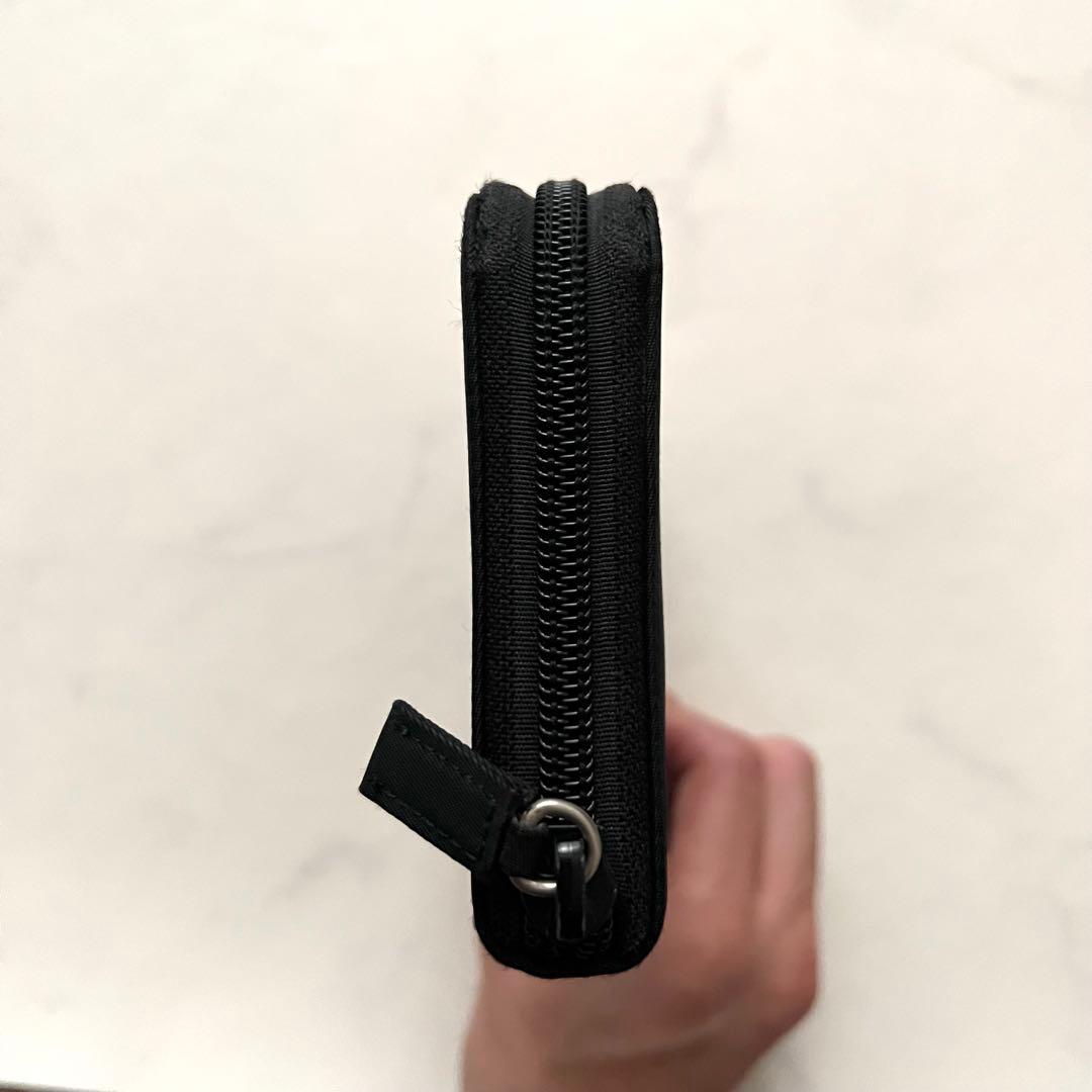 プラダ 長財布 ラウンドジップ 三角プレート ナイロン ブラック サフィアーノ