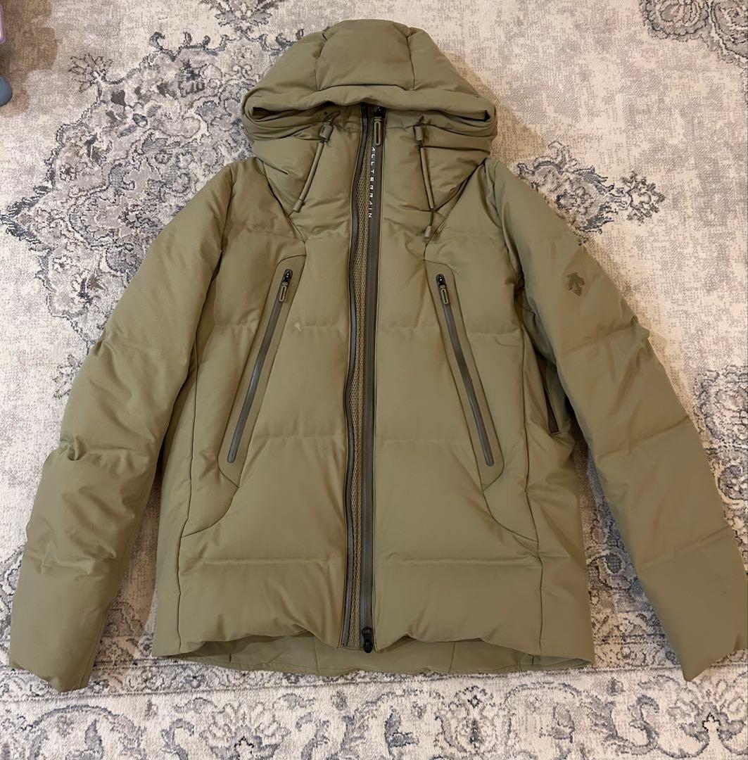 DESCENTE 水沢ダウンジャケット オルテラインM オリーブ
