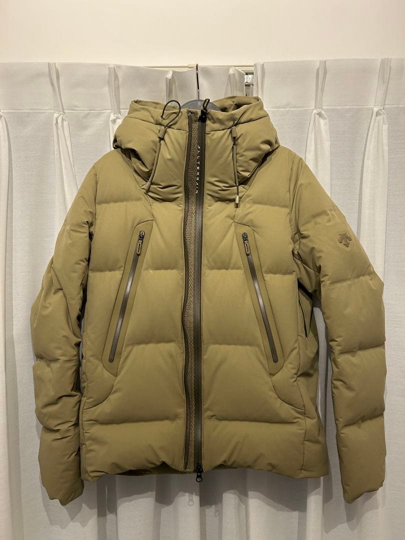 DESCENTE 水沢ダウンジャケット オルテラインM オリーブ