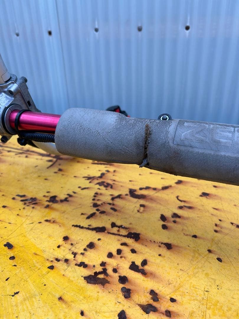 ゼノア草刈機　動作品　10番目写真部品足りない　取引限定