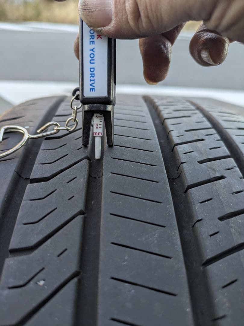 ピレリ　p8 fs プレミアム　215/45r17 23年製　バリ山①