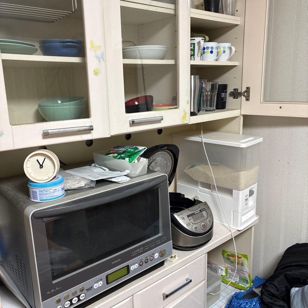ホワイト木製食器棚 中型 ガラス扉付き