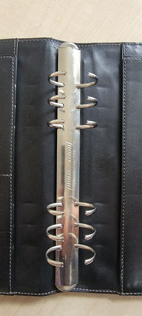 ファイロファックス製A5サイズシステム手帳　黒