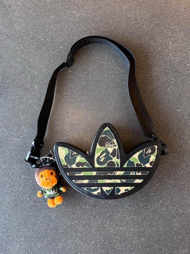 バッグ A BATHING APE x adidas Camo Shoulder Bag