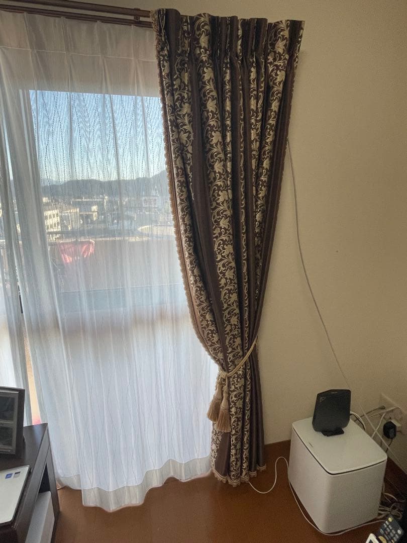 オーダーメイド品 花柄刺繍厚手カーテン ブラウンとアイボリーレース