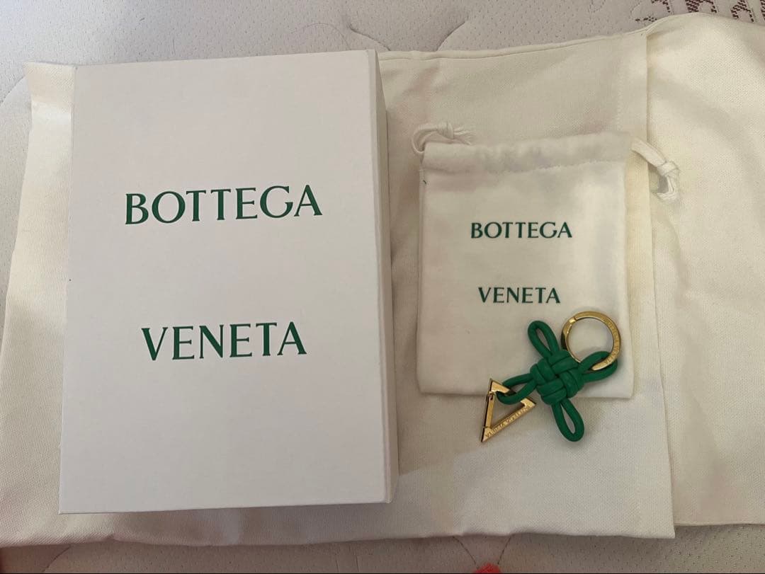 がちゃみ様　BOTTEGA VENETA トライアングルキーリング