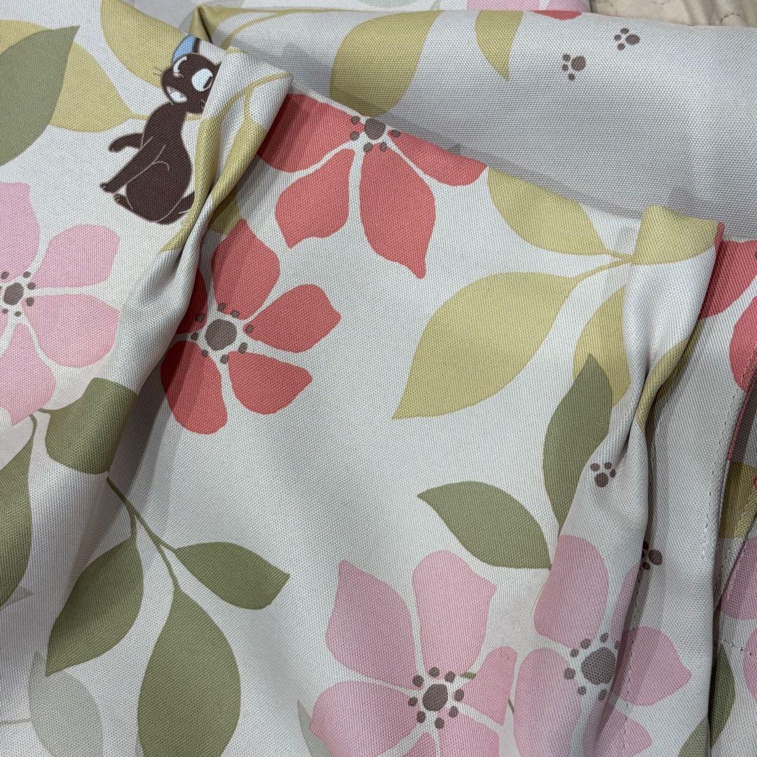 魔女の宅急便　ジジ　黒猫　アンフルール ピンク　遮光カーテン　花柄　ジブリ