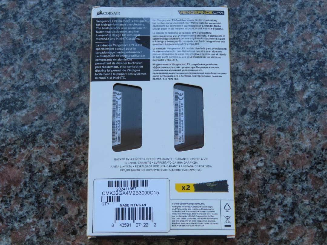 キ*ヌ様 CORSAIR DDR4 32GB(2×16)PC用メモリ