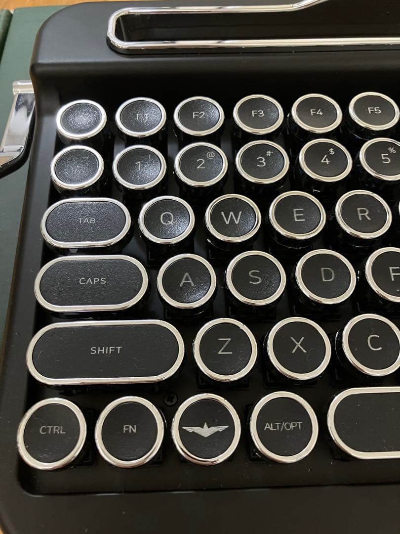 penna タイプライター型メカニカルキーボード ブラック