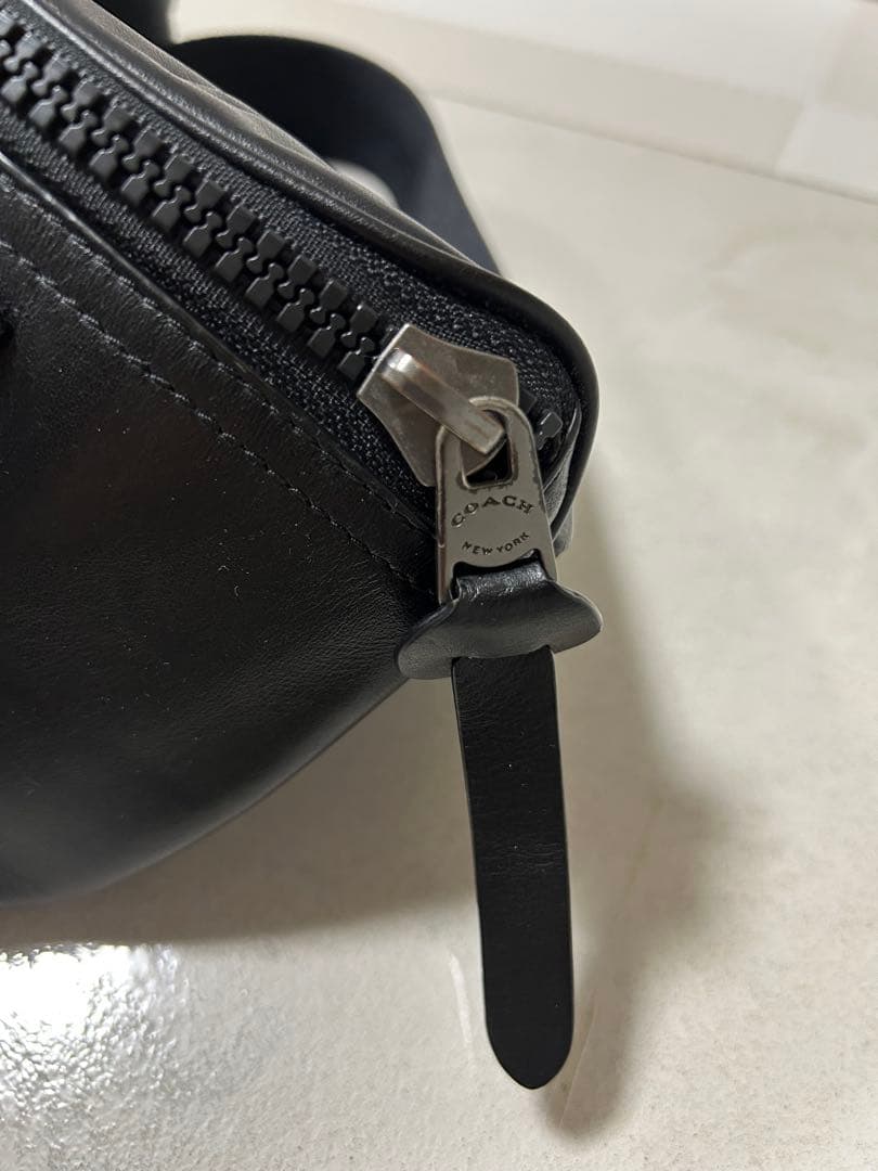 COACH ボディバッグ ブラック レザー