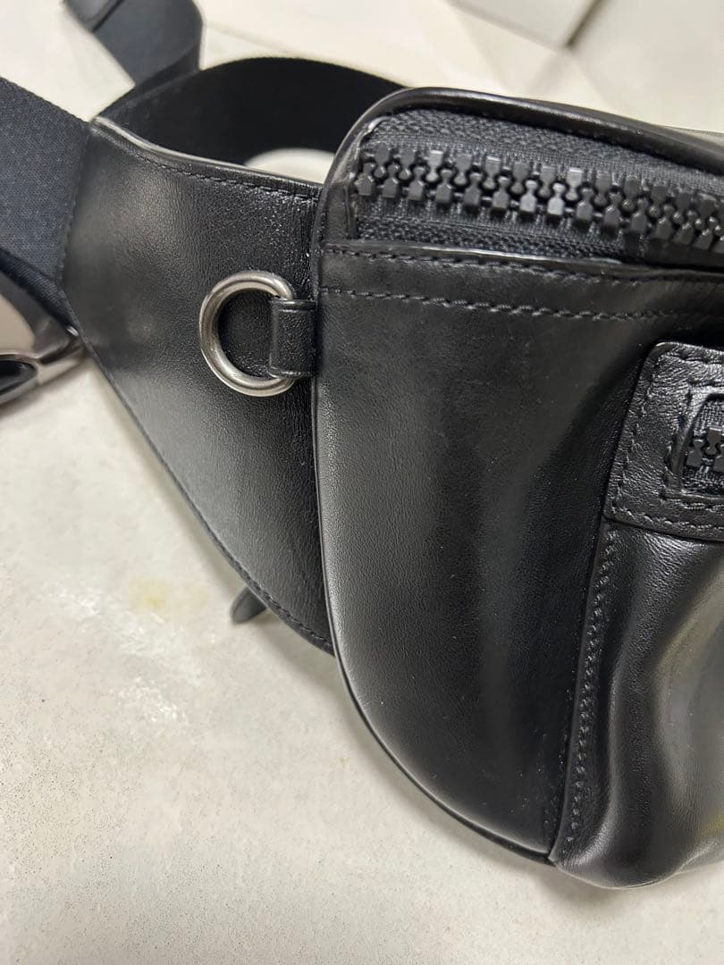 COACH ボディバッグ ブラック レザー