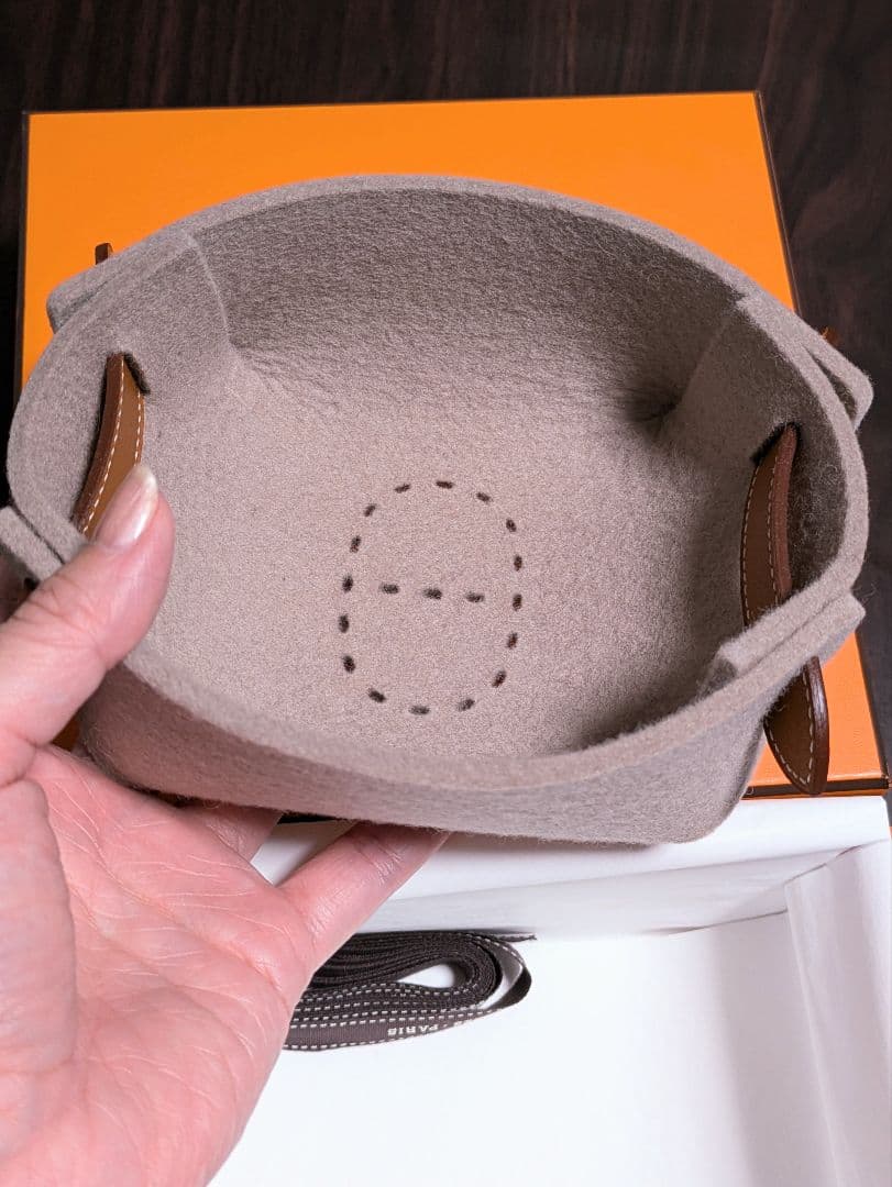 【新品未使用】HERMES ウールフェルト トレイ ベージュ