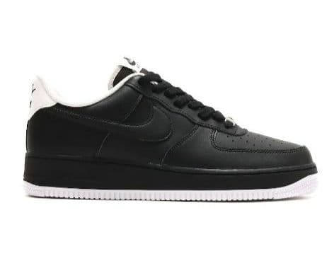新品未使用タグ付きNIKEエアフォース1 '07 ブラック/ブラック-ホワイト