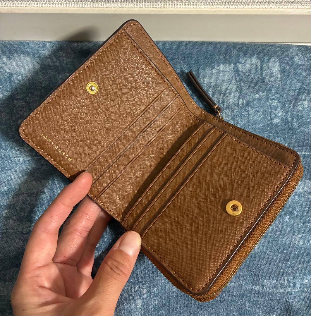 新品　トリバーチ　二つ折り財布　ラウンドファスナー　ブラウン