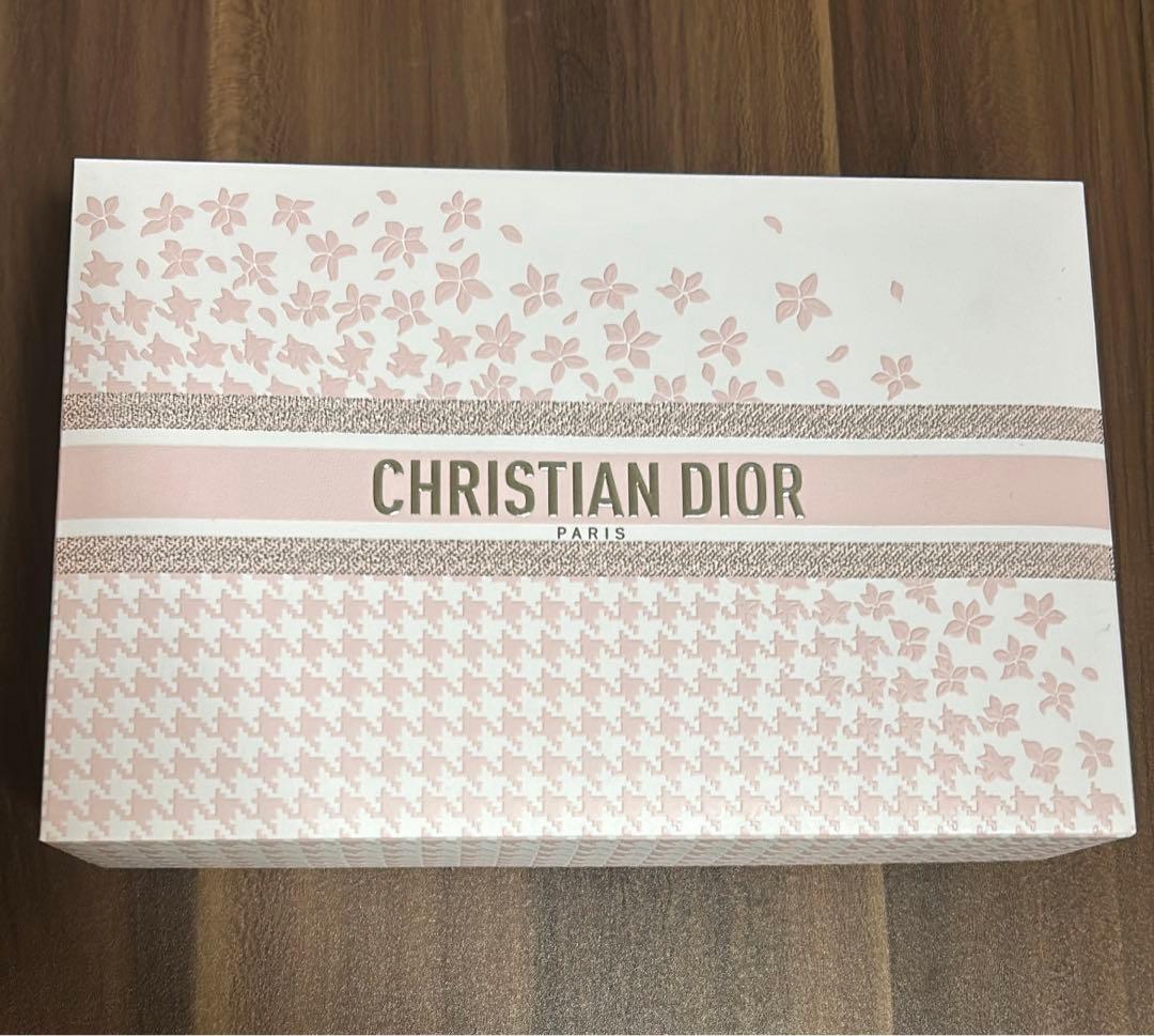 Miss Dior Parfum ギフトボックス付き
